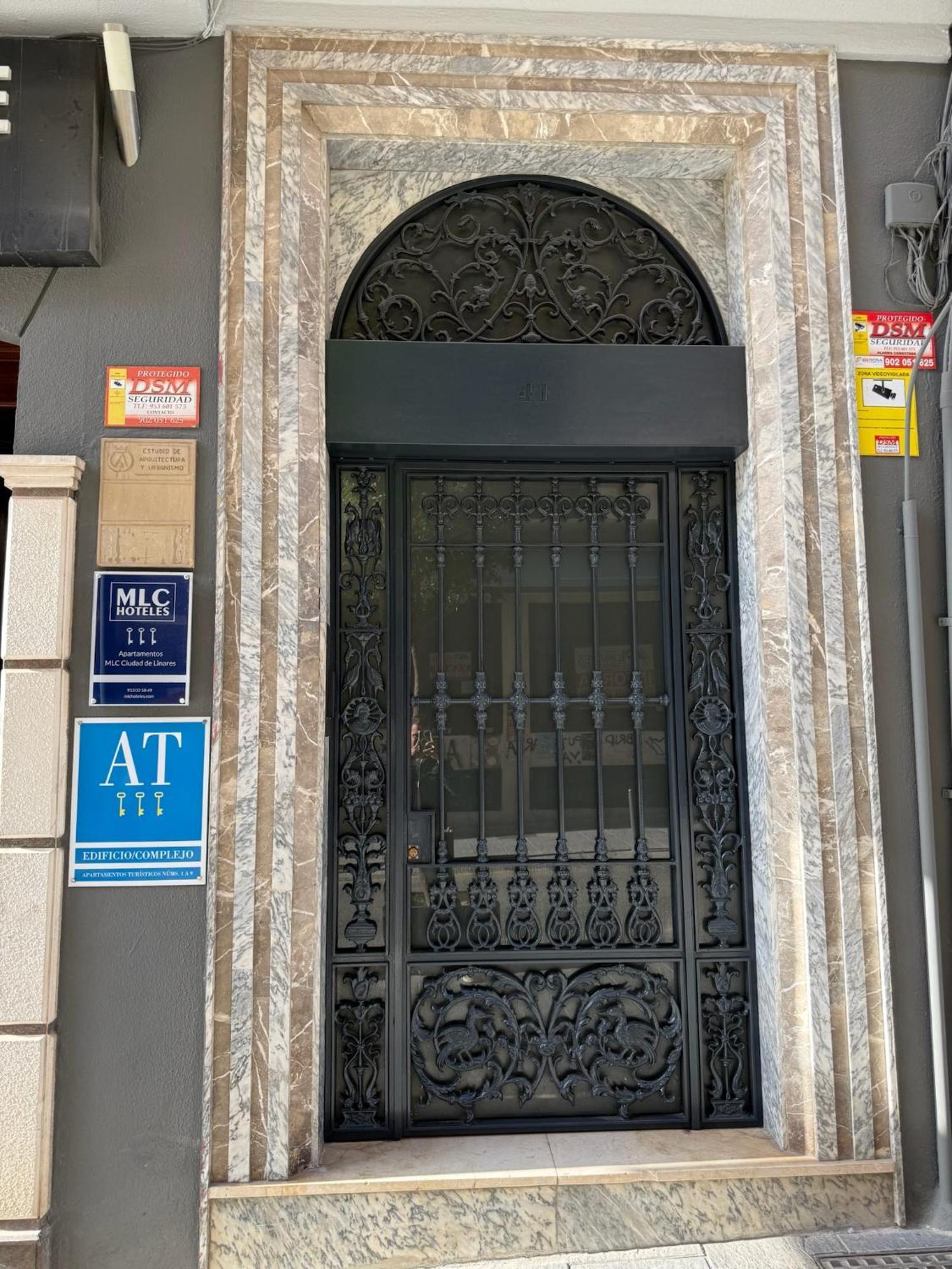 Apartamentos Mlc Ciudad De Linares 리나레스 외부 사진